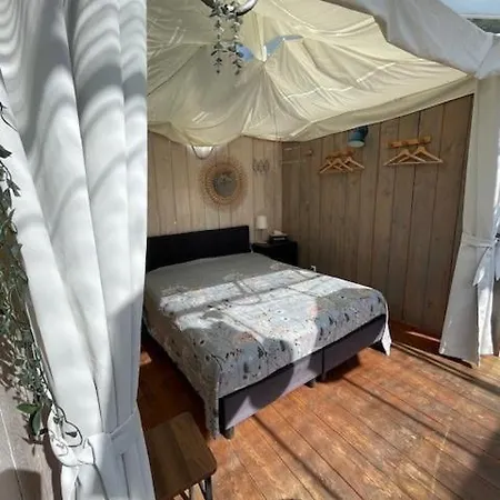 別荘 Vrijstaande Glamping De Kas Hank